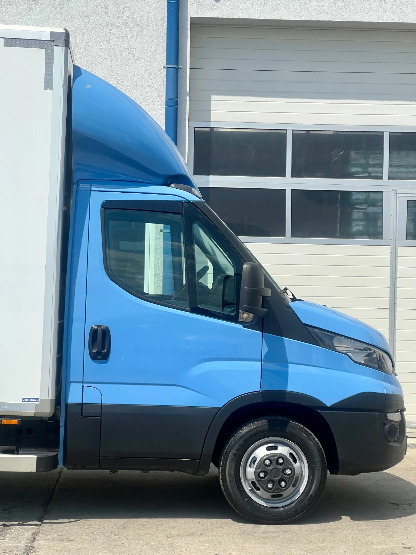 Iveco Daily 2017г. Падащ борд Б-категория, снимка 9 - Бусове и автобуси - 55541911