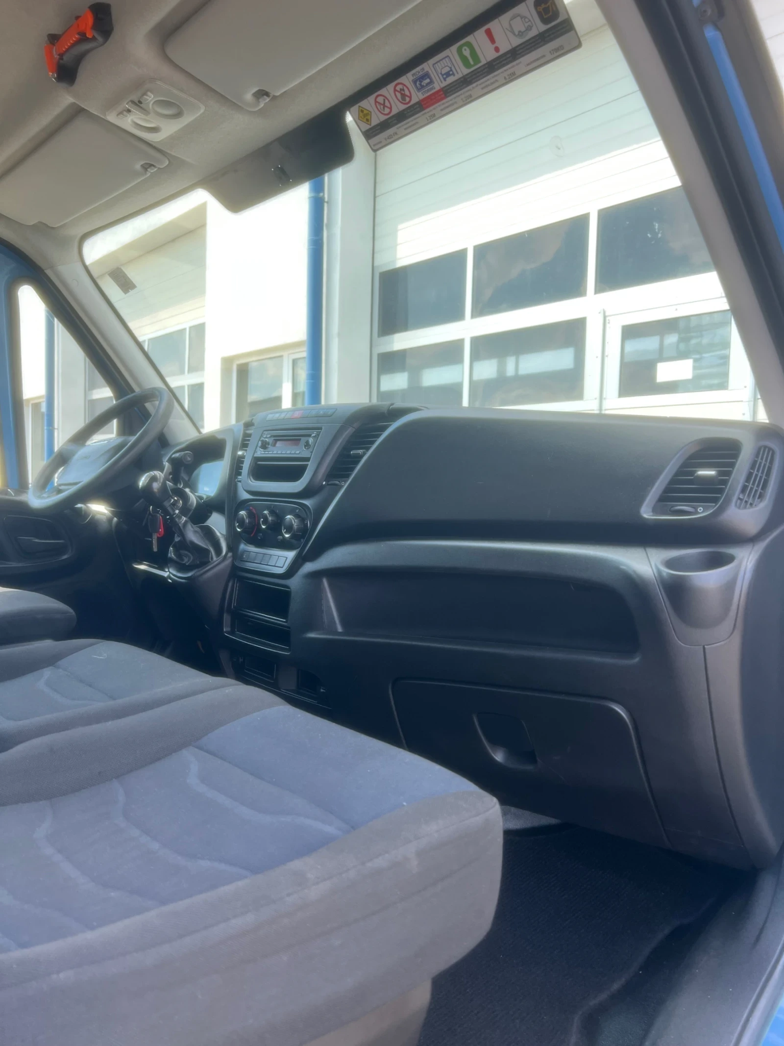 Iveco Daily 2017г. Падащ борд Б-категория, снимка 15 - Бусове и автобуси - 55541911