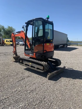      Kubota U27-4