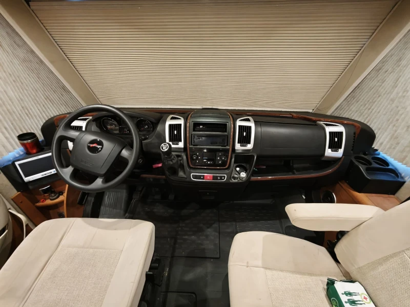 Кемпер Carthago 148, снимка 3 - Каравани и кемпери - 53076795