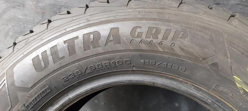 Гуми Зимни 235/65R16, снимка 7 - Гуми и джанти - 35123346