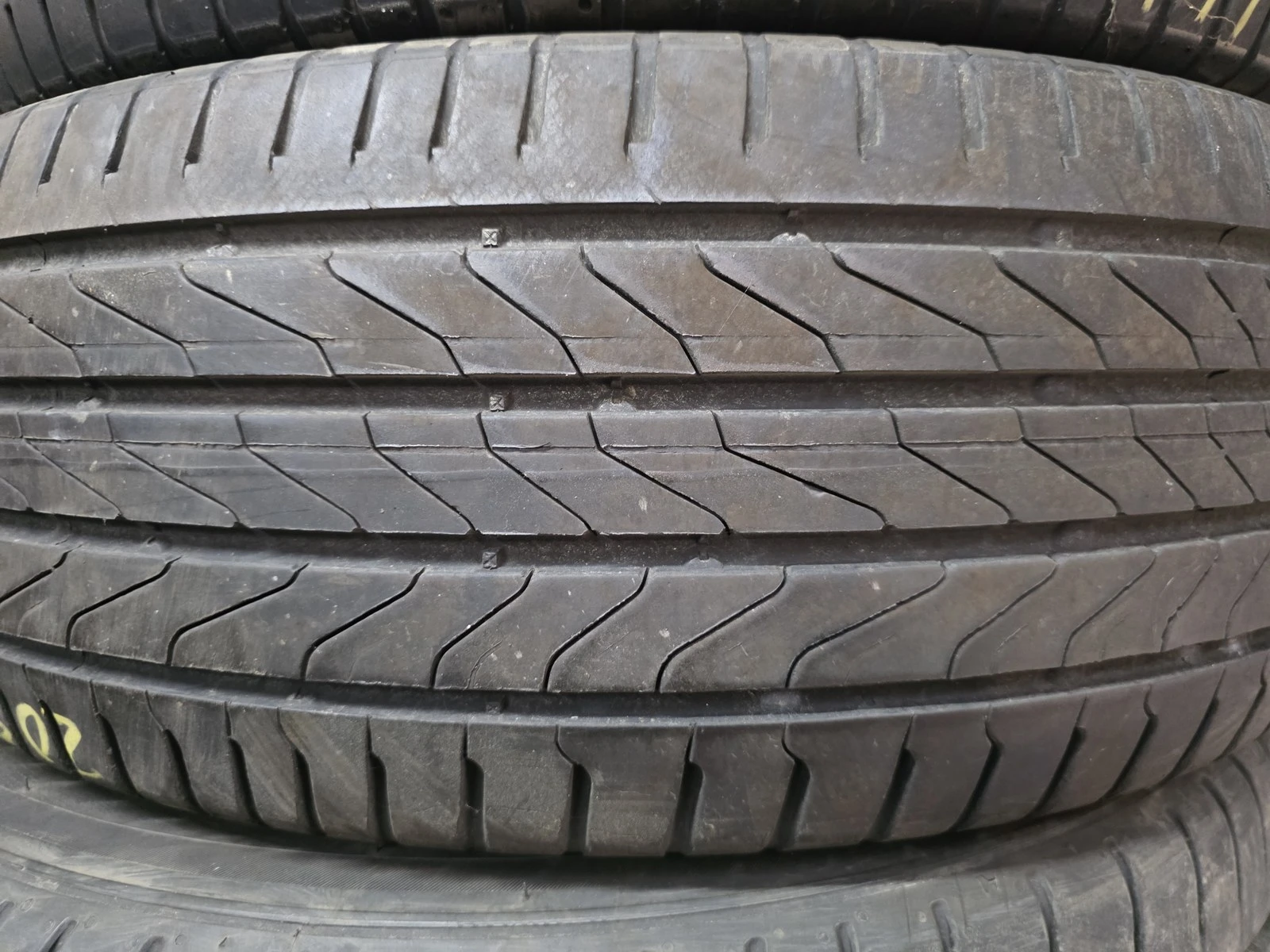 Гуми Летни 205/60R16, снимка 2 - Гуми и джанти - 56664408