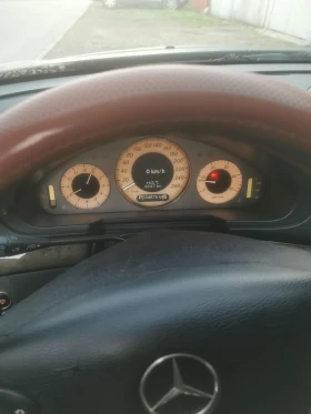 Mercedes-Benz E 320 3200-6 цилиндъра редови Бартер, снимка 5