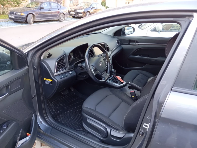 Hyundai Elantra, снимка 7 - Автомобили и джипове - 47737574