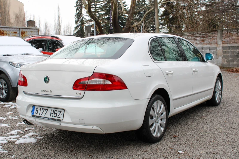 Skoda Superb 2.0TDI DSG Elegance, снимка 5 - Автомобили и джипове - 48168082