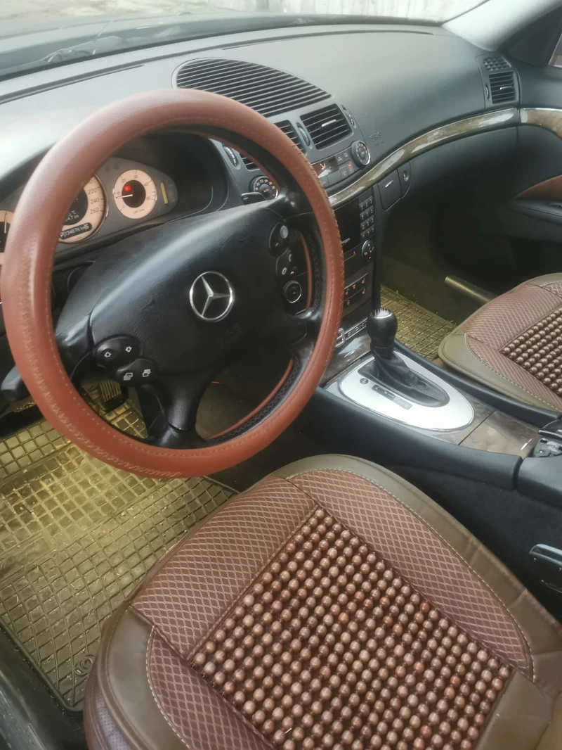 Mercedes-Benz E 320 3200-6 цилиндъра редови , снимка 4 - Автомобили и джипове - 52421854