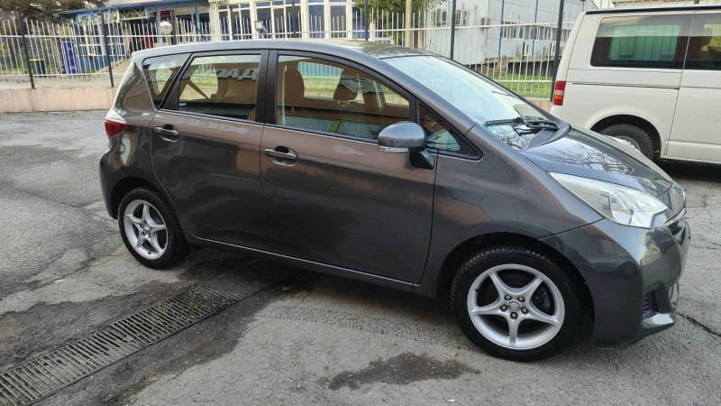 Toyota Verso S 1.3 , снимка 4 - Автомобили и джипове - 52472531