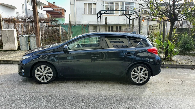 Toyota Auris, снимка 2 - Автомобили и джипове - 52677606