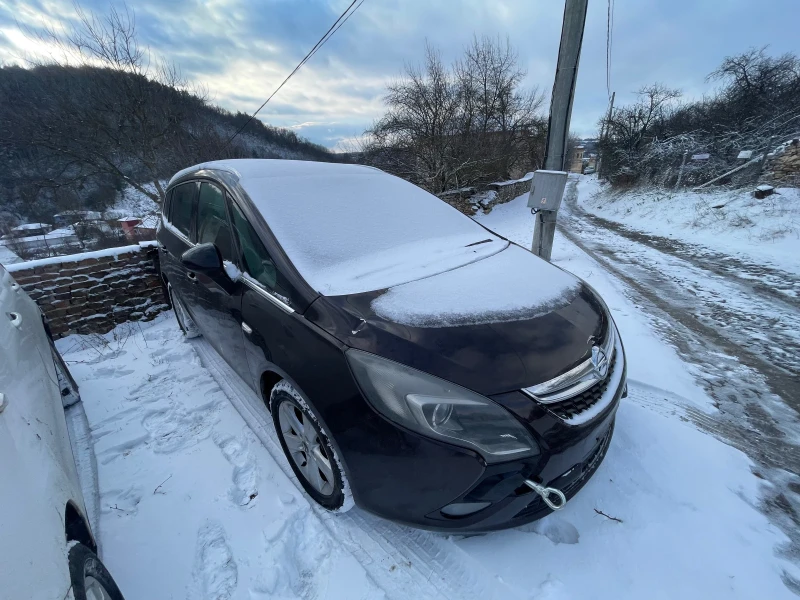 Opel Zafira 1.6TURBO, снимка 9 - Автомобили и джипове - 53034187