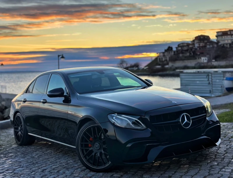 Mercedes-Benz E 220 d E63 ///AMG * * DIGITAL * * , снимка 9 - Автомобили и джипове - 53047334