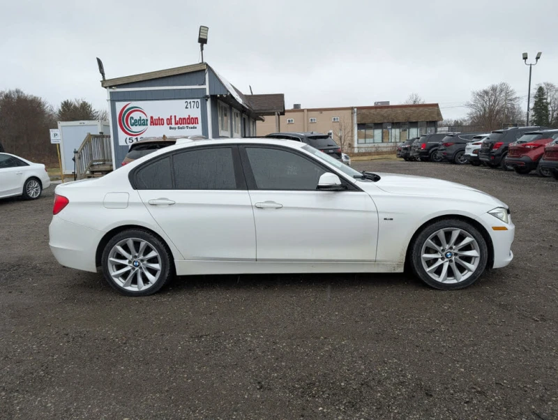 BMW 335 xDrive * АвтоКреди* (ЦЕНА ДО БГ), снимка 4 - Автомобили и джипове - 53215733