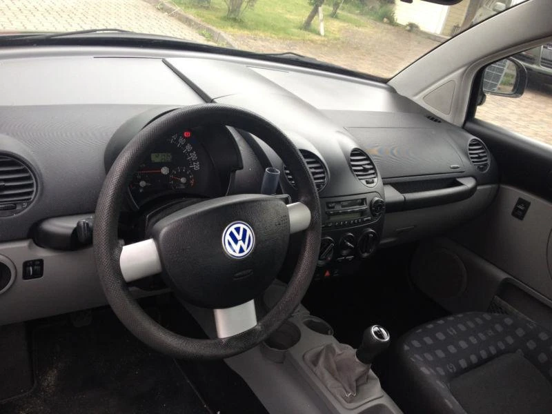 VW New beetle 2.0i 115 кс. 2бр, снимка 5 - Автомобили и джипове - 15068826