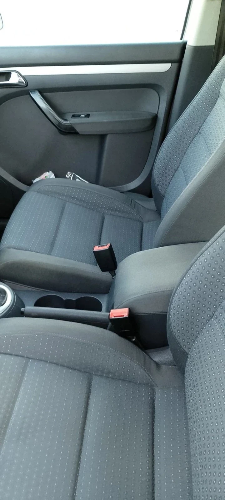 VW Touran Миниван, снимка 8 - Автомобили и джипове - 53609045