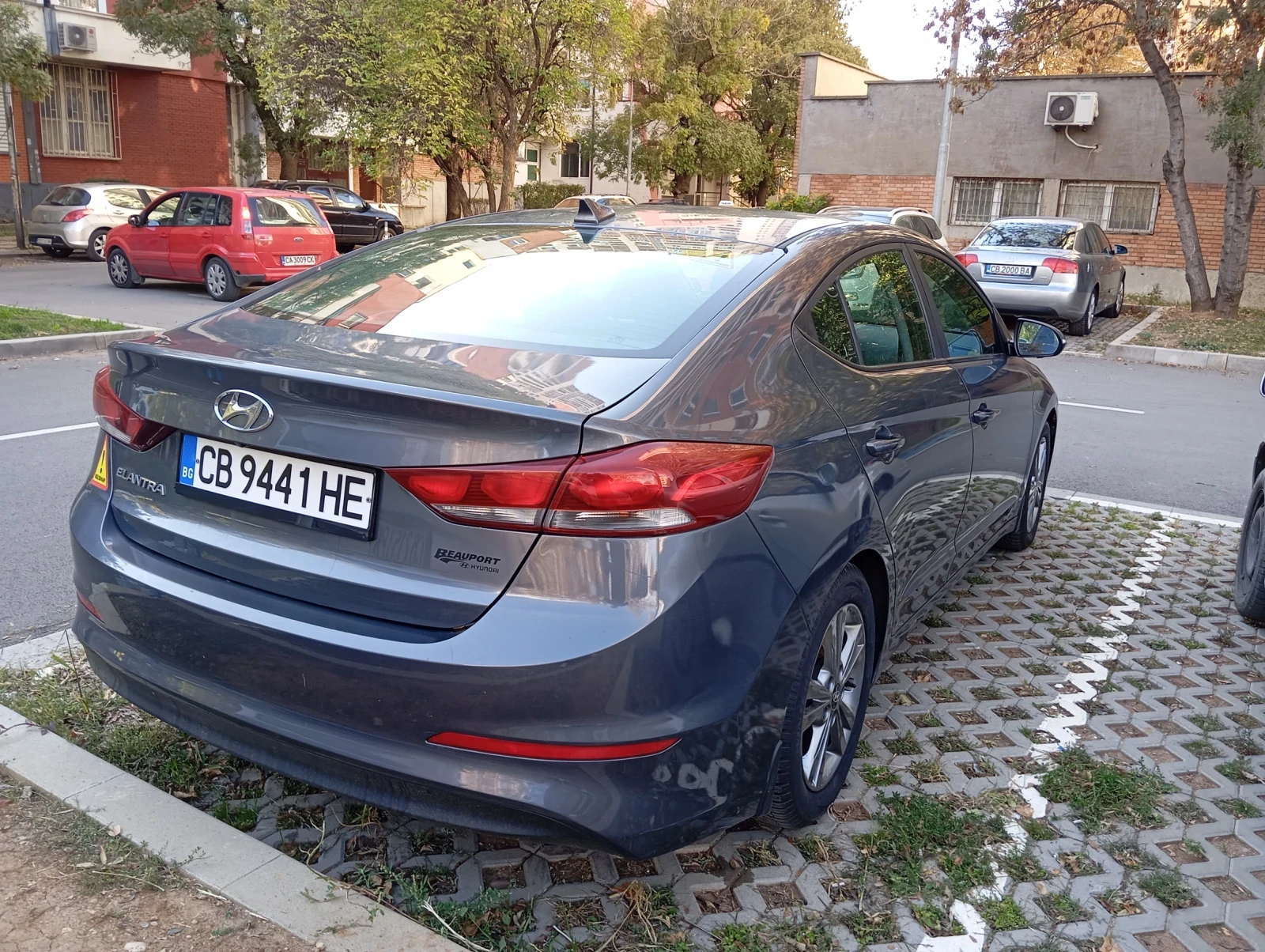 Hyundai Elantra  - изображение 5