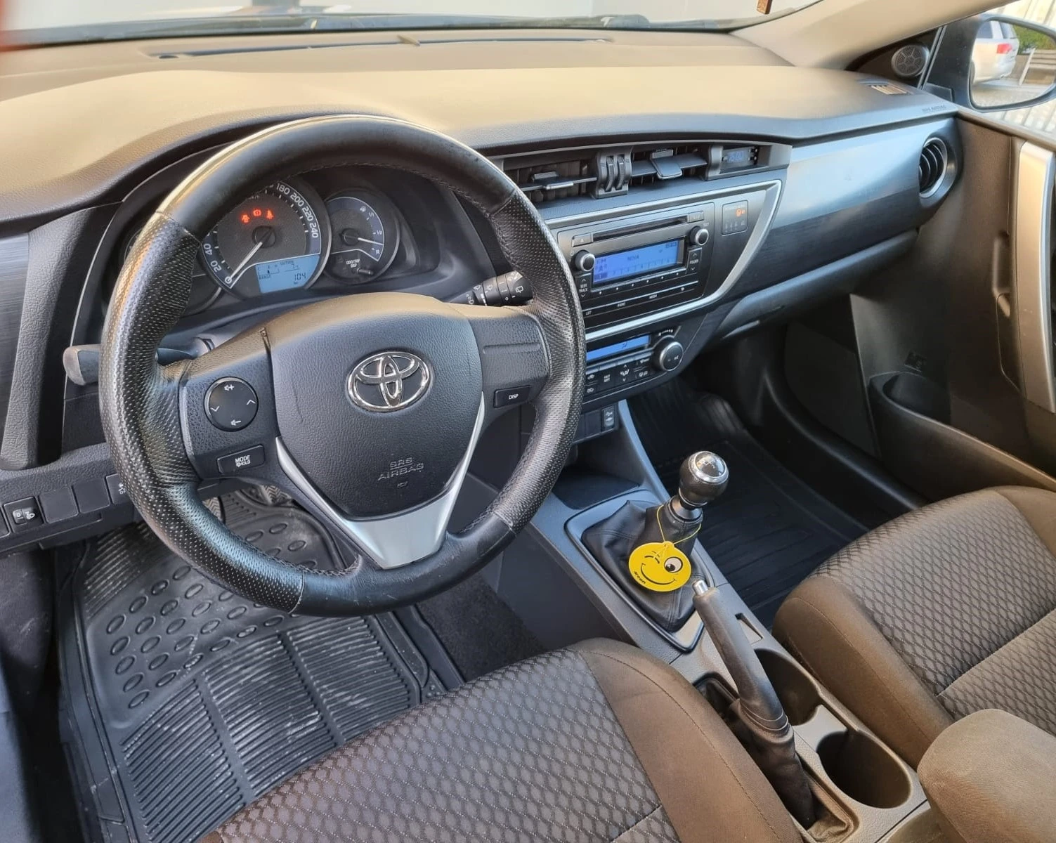 Toyota Auris  - изображение 10