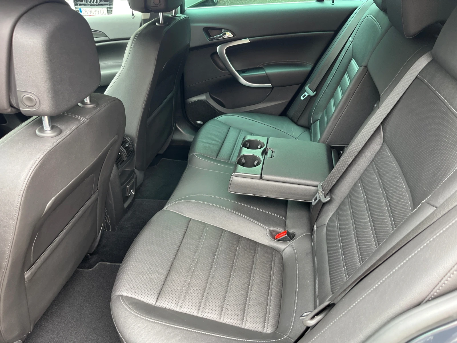 Opel Insignia 2.0T* 4X4* Sport* 250kc - изображение 9