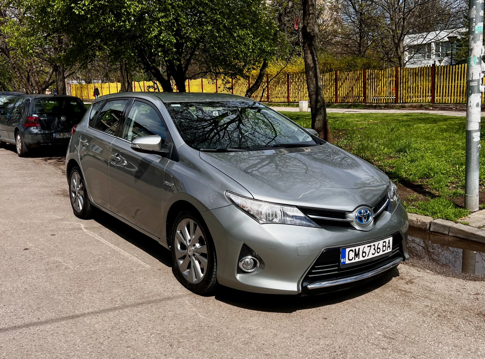 Toyota Auris 1.8 Hybrid - изображение 4