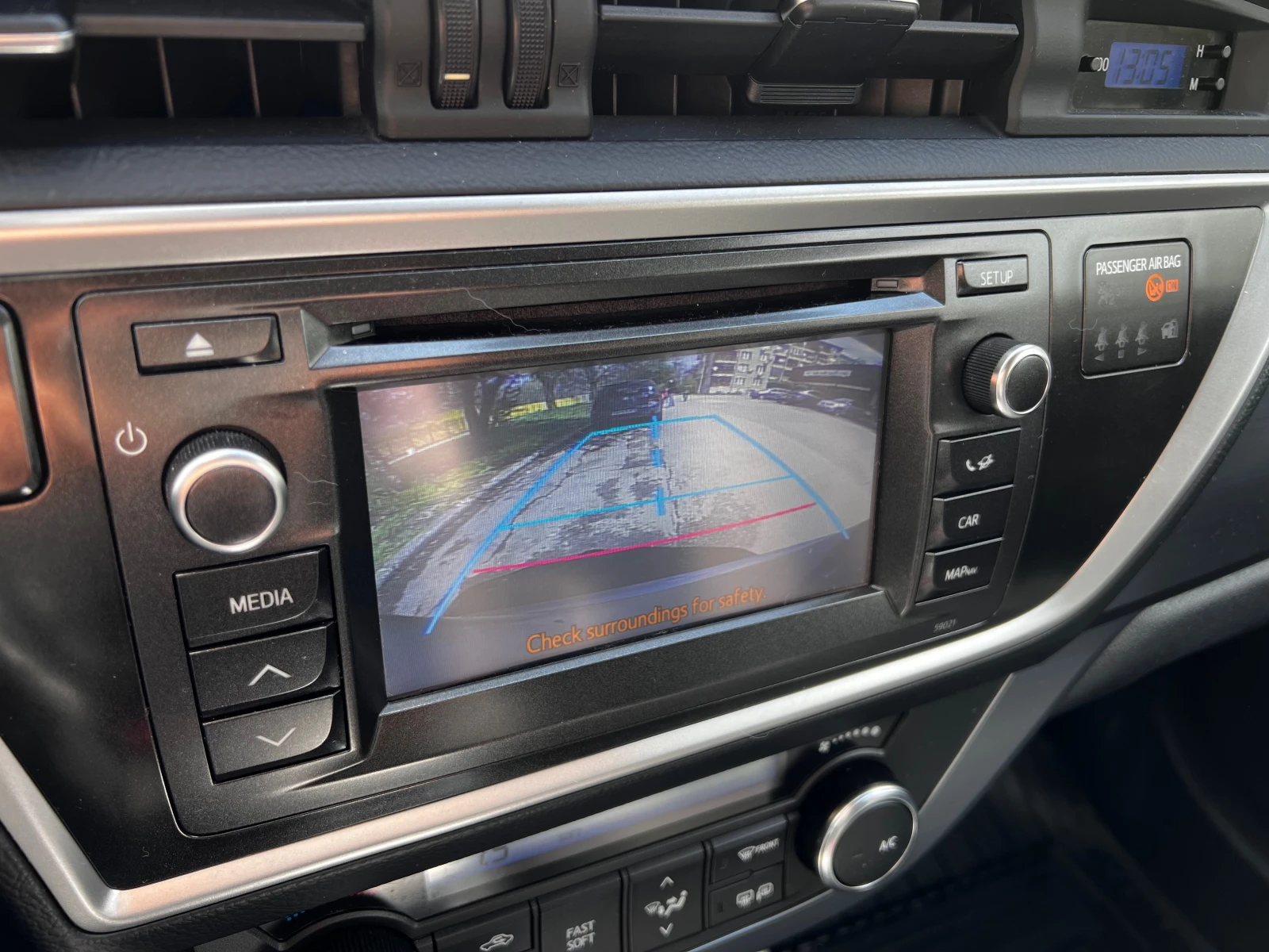 Toyota Auris 1.8 Hybrid - изображение 3