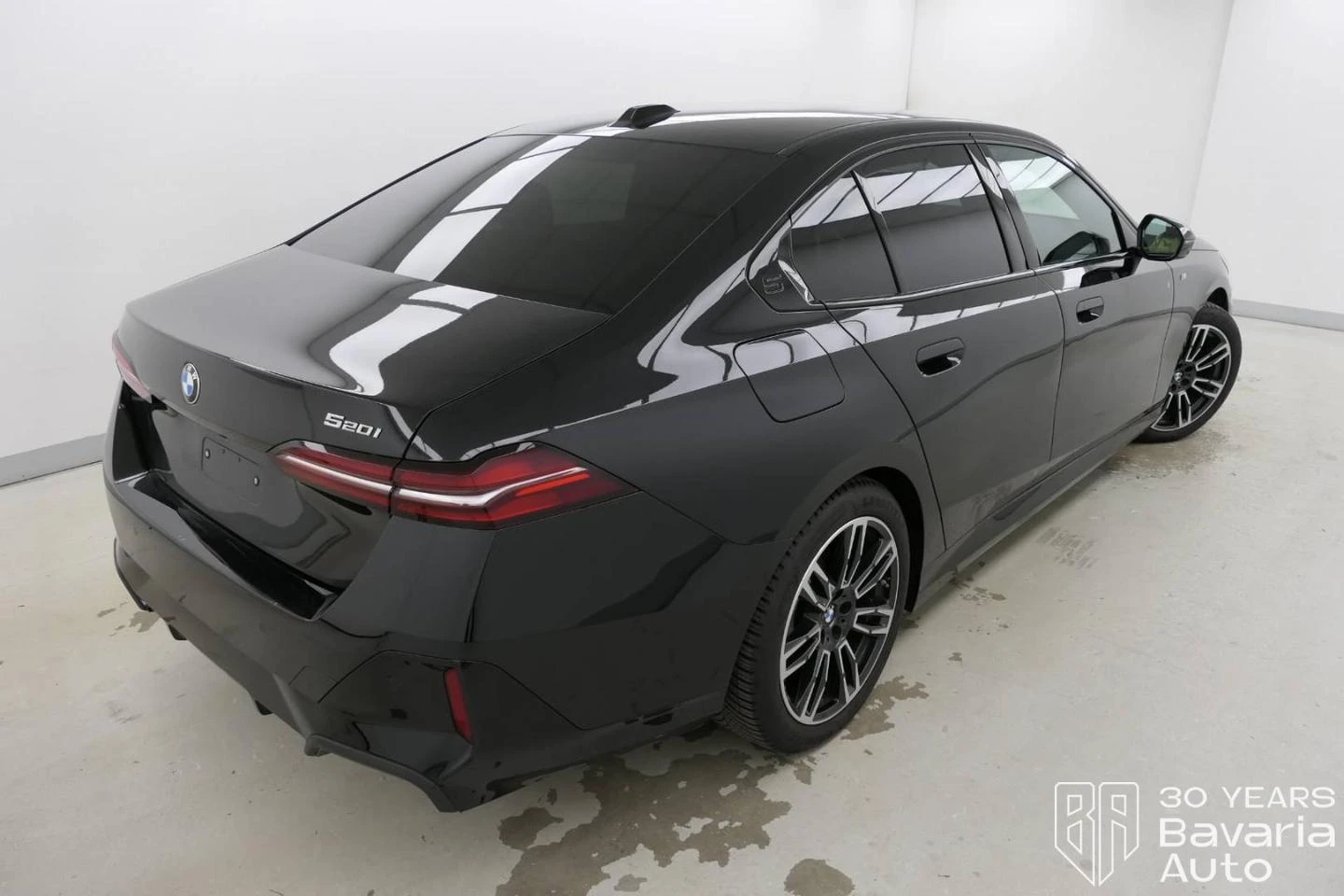 BMW 520 i M Sport Paket Steptronic - изображение 3