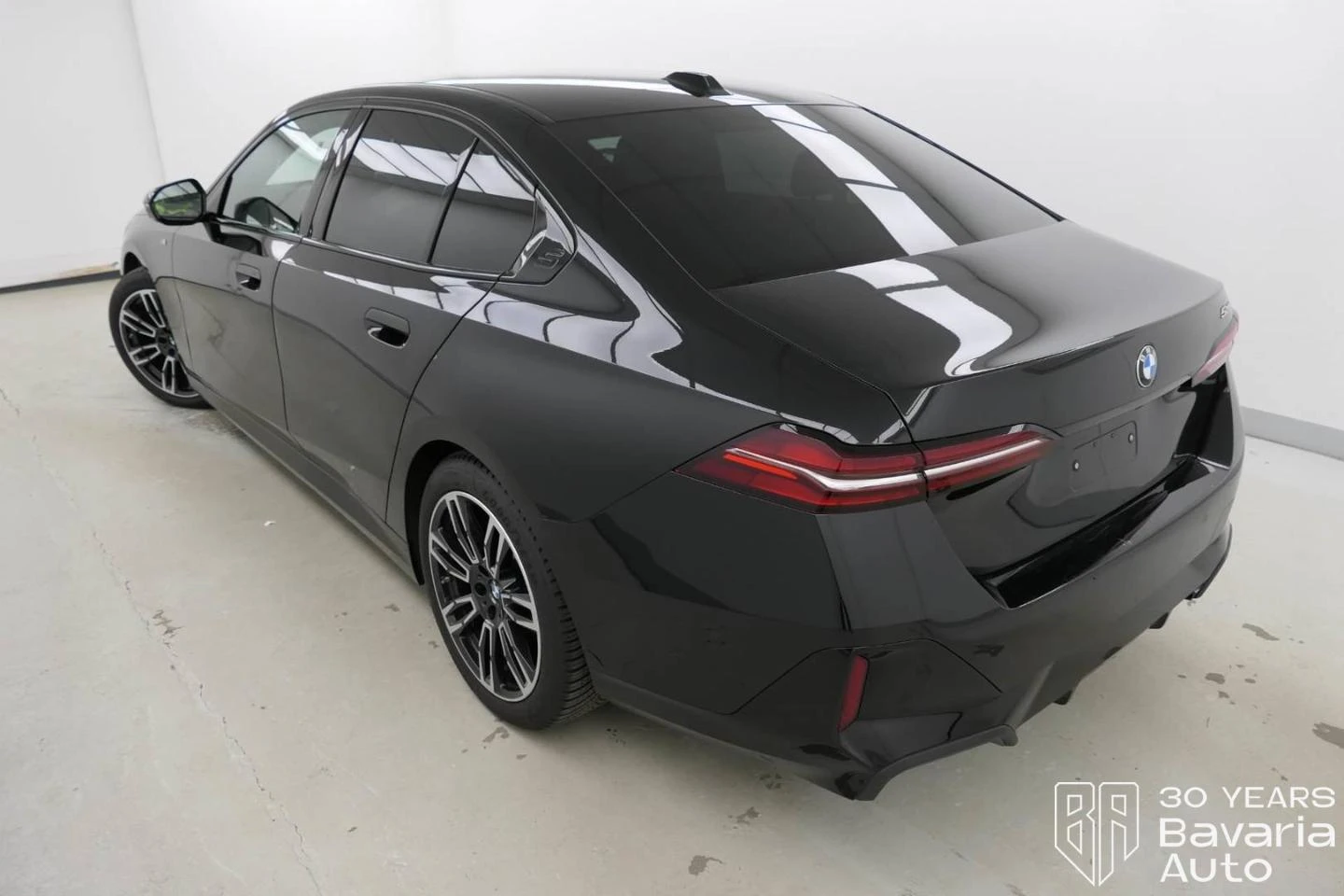 BMW 520 i M Sport Paket Steptronic - изображение 2