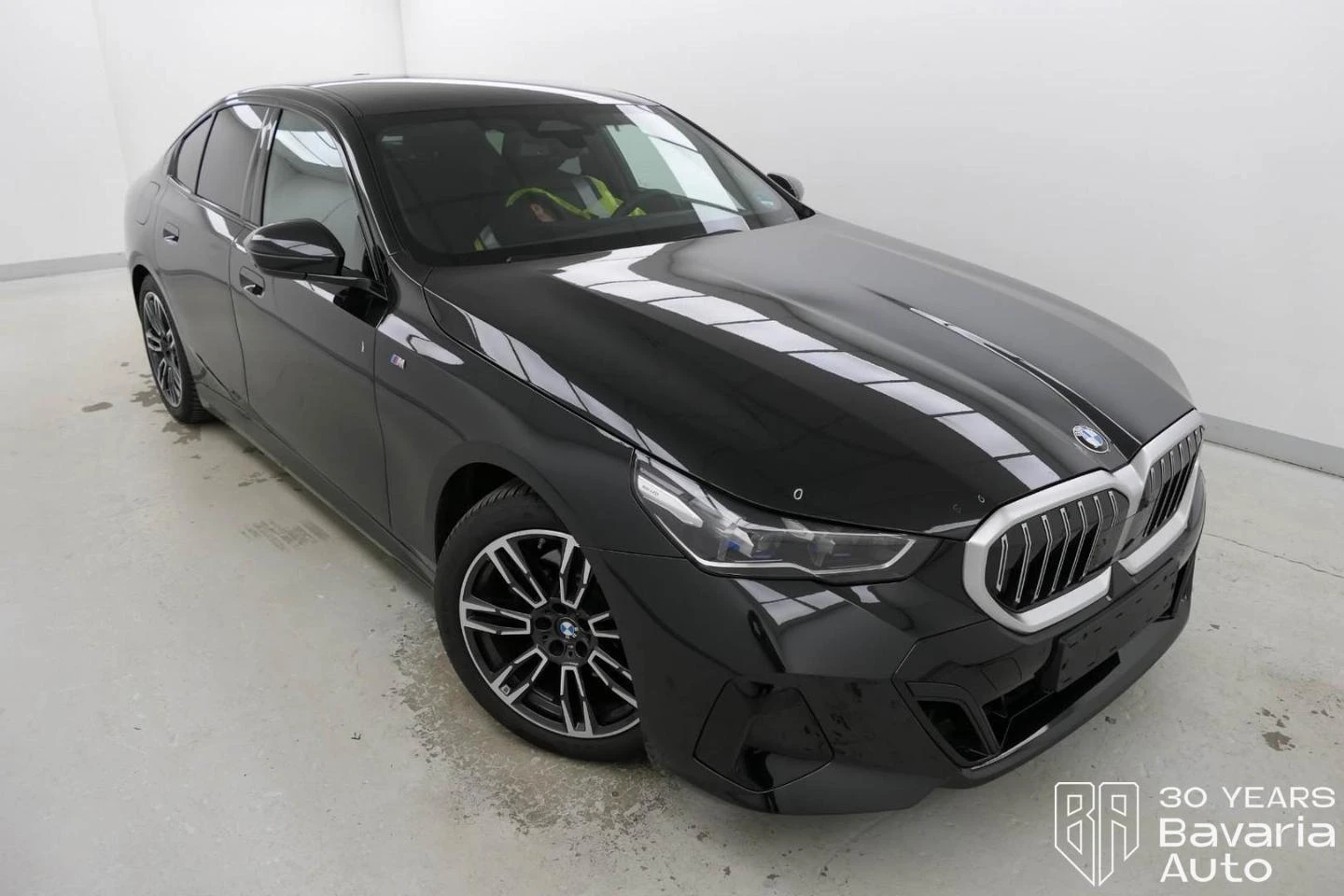 BMW 520 i M Sport Paket Steptronic - изображение 4
