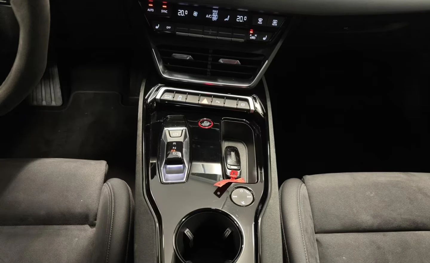 Audi E-Tron GT QUATTRO/476HP/MATRIX/NAVI/360/PANO/SHADOW/761v | Mobile.bg   15