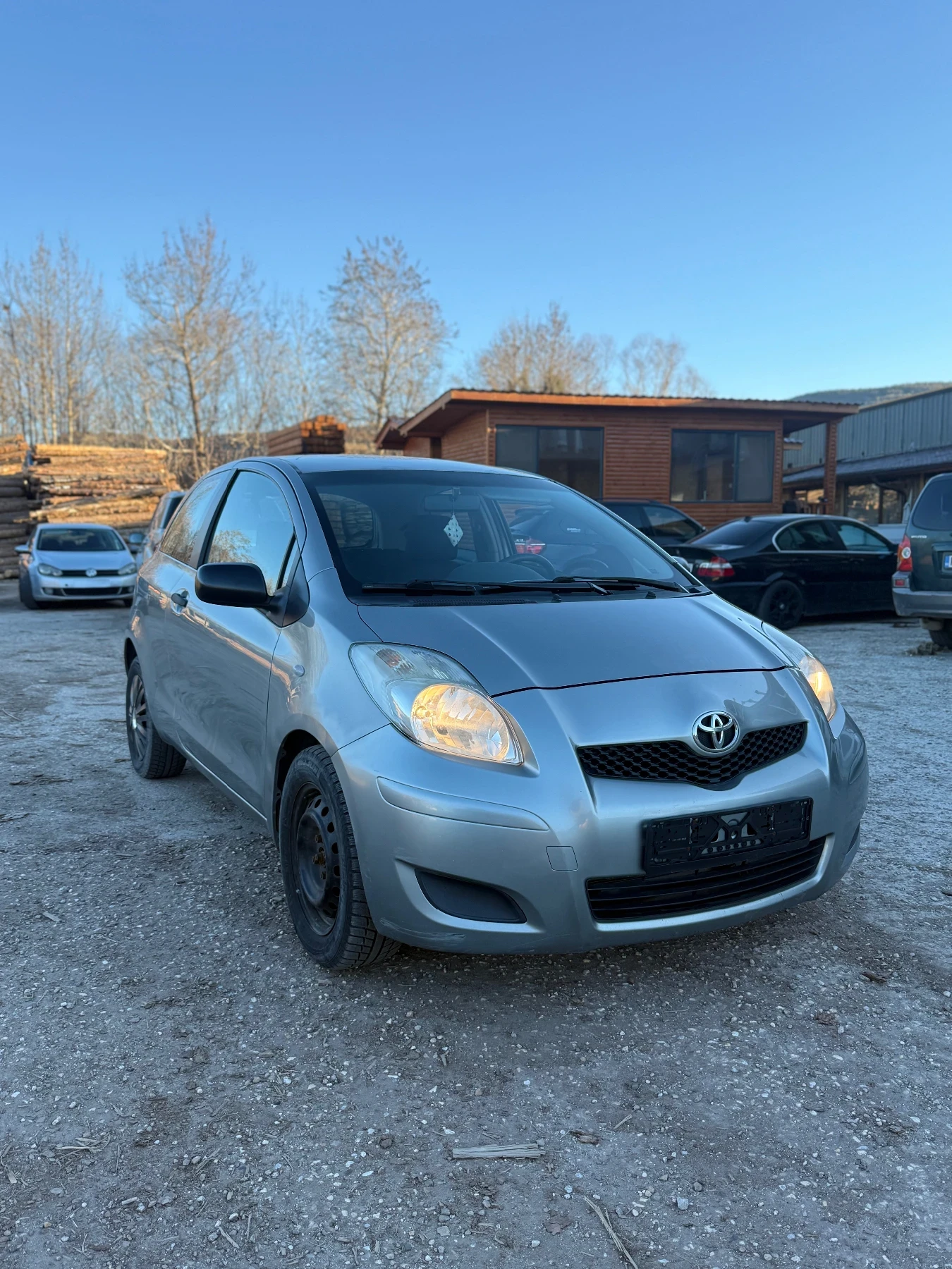 Toyota Yaris  - изображение 2