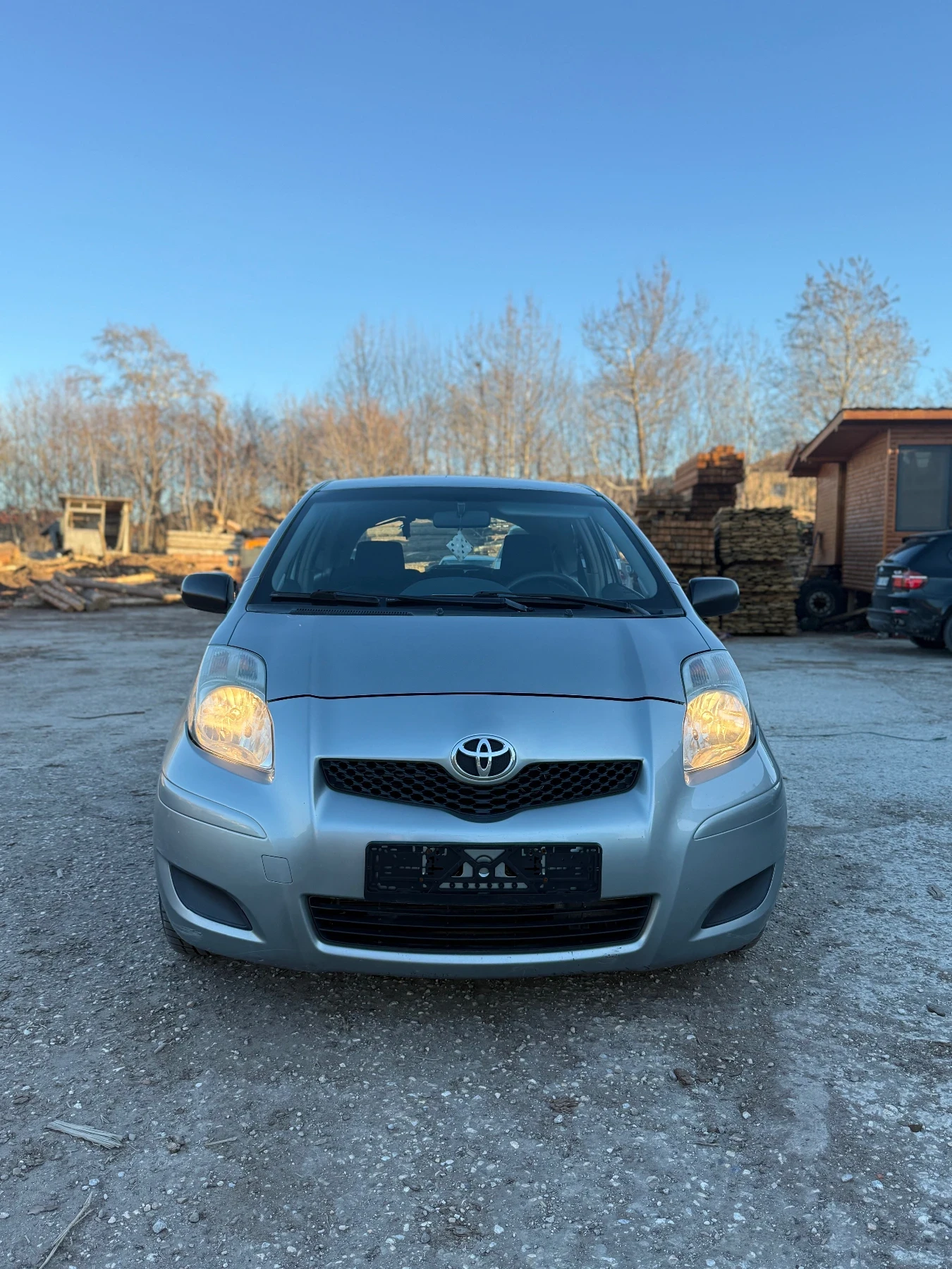 Toyota Yaris  - изображение 3