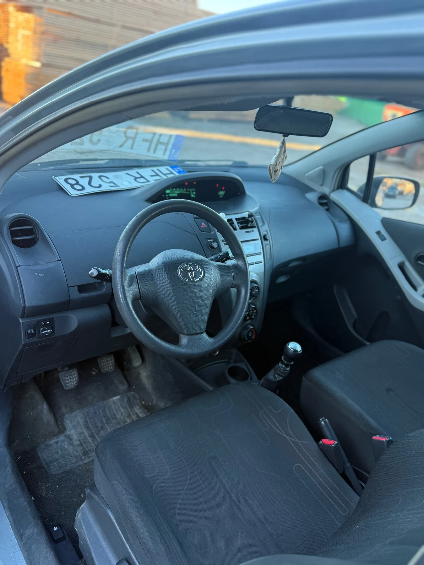 Toyota Yaris  - изображение 7