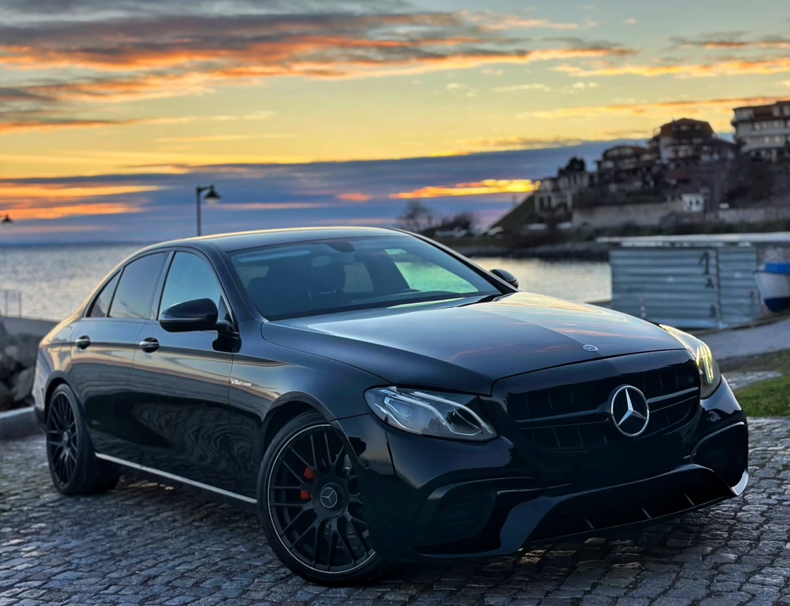 Mercedes-Benz E 220 d E63 ///AMG * * DIGITAL * *  - изображение 9