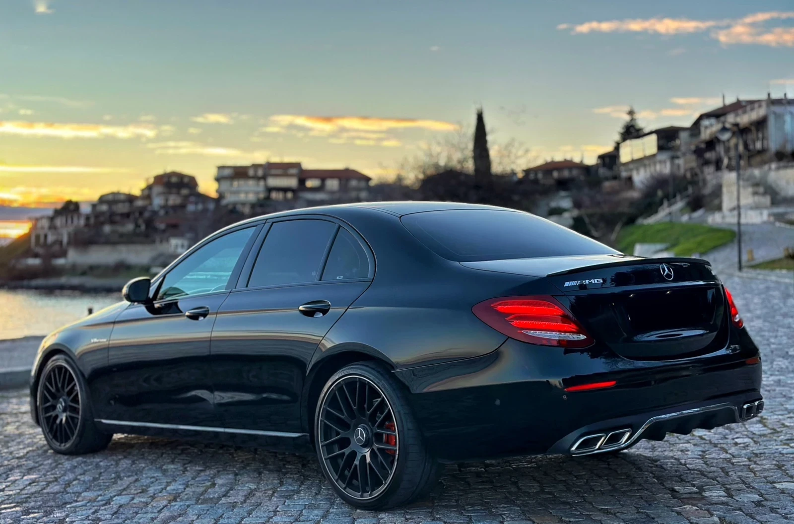 Mercedes-Benz E 220 d E63 ///AMG * * DIGITAL * *  - изображение 3