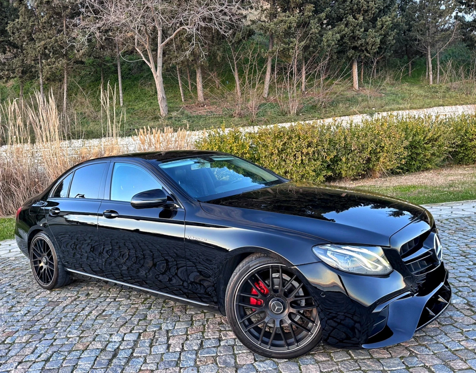 Mercedes-Benz E 220 d E63 ///AMG * * DIGITAL * *  - изображение 10