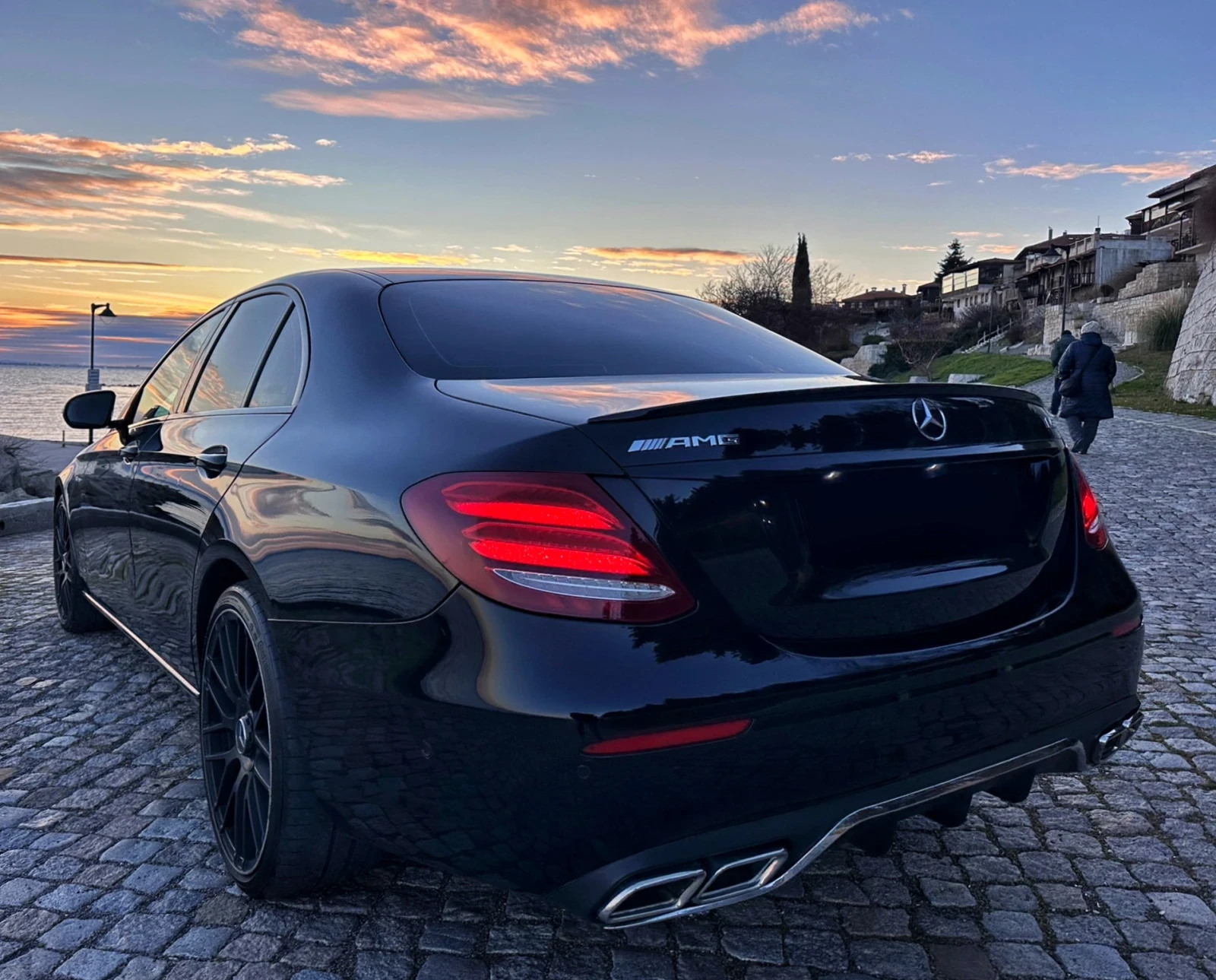 Mercedes-Benz E 220 d E63 ///AMG * * DIGITAL * *  - изображение 6