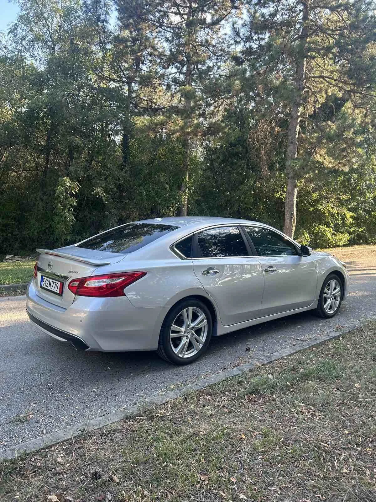 Nissan Altima 3.5 Sl, снимка 4 - Автомобили и джипове - 53721437