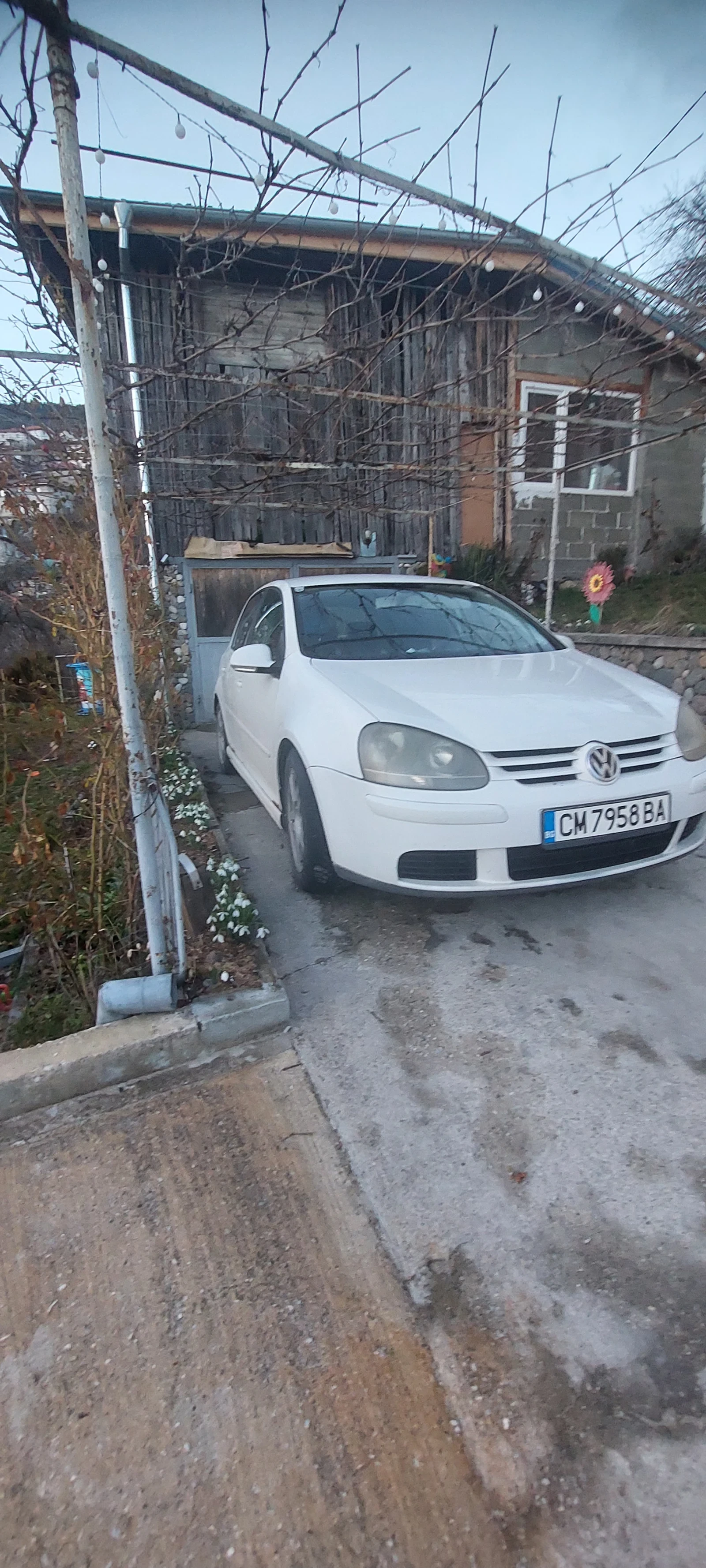 VW Golf 1.9, снимка 4 - Автомобили и джипове - 54095589