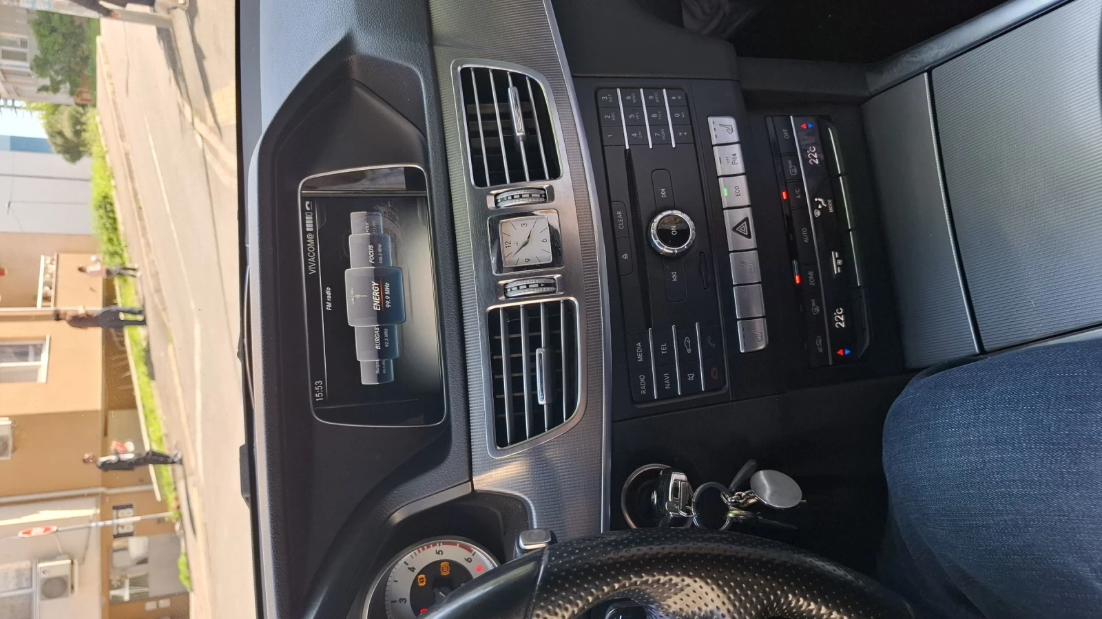 Mercedes-Benz E 220, снимка 4 - Автомобили и джипове - 54591419