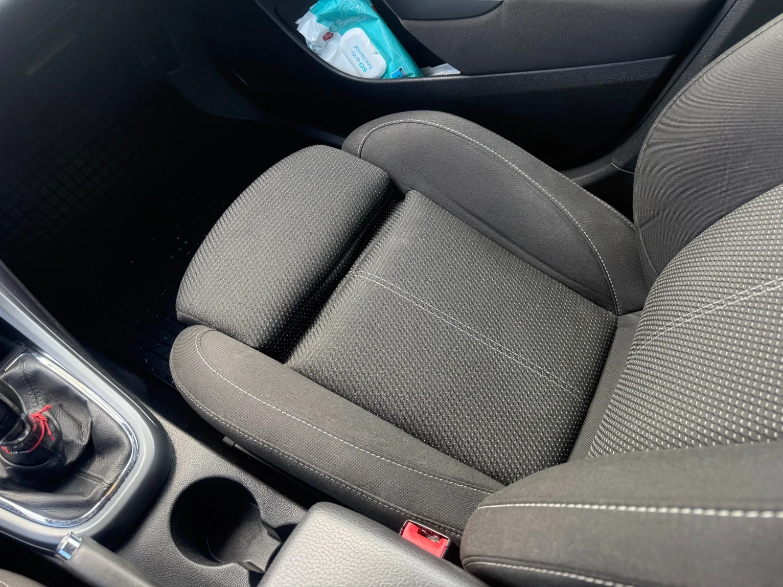 Opel Astra 1.6 CDTI FACE SPORT TOURER , снимка 9 - Автомобили и джипове - 54707396