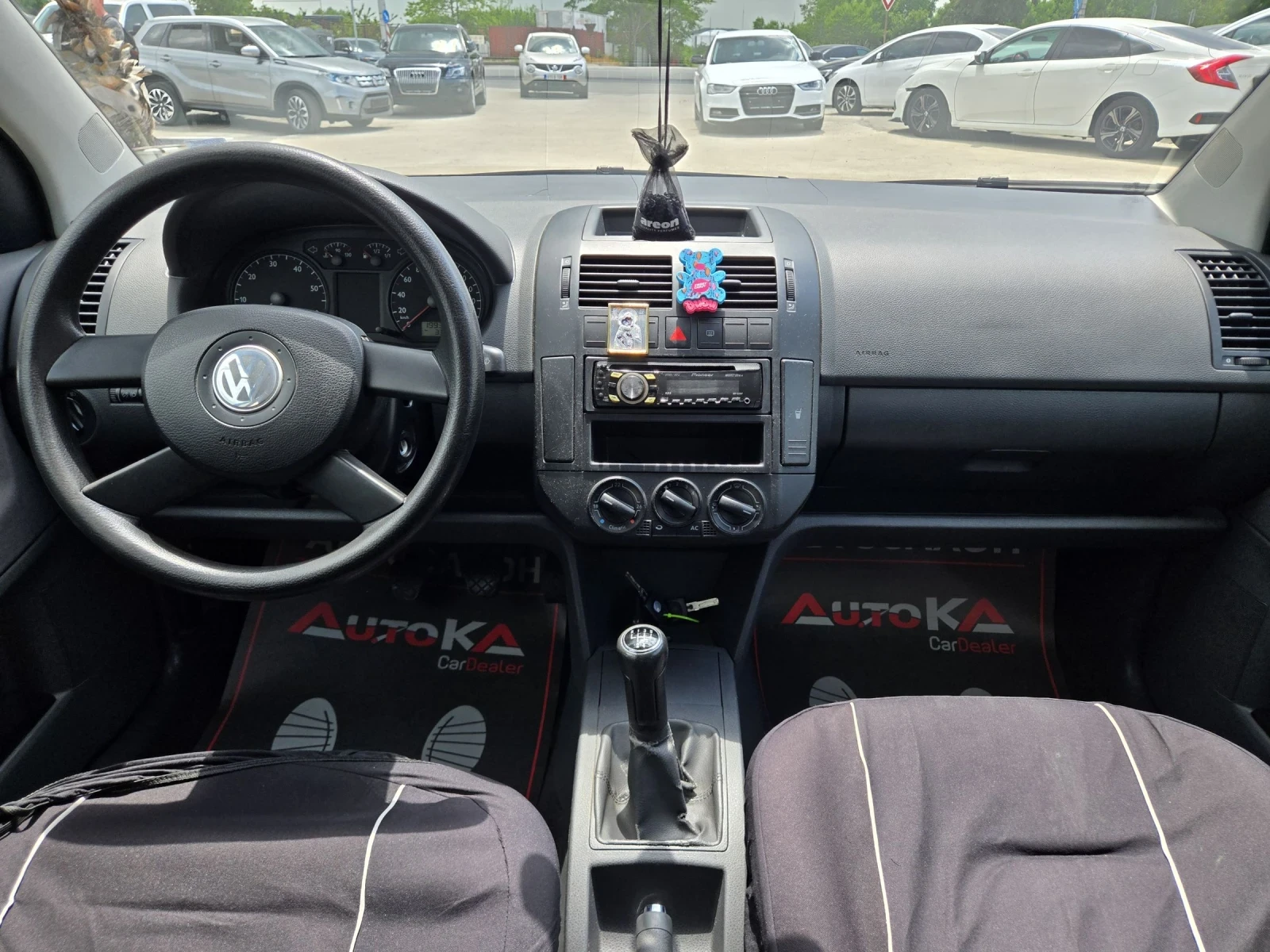 VW Polo 1.4i-75кс= КЛИМАТИК= 5ВРАТИ, снимка 12 - Автомобили и джипове - 54714811