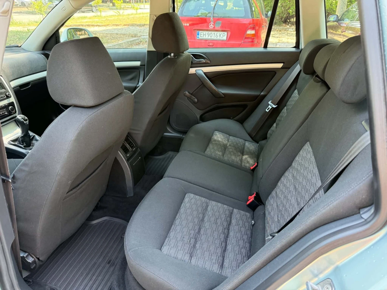 Skoda Octavia 1.6 TDI 105кс Швейцария, снимка 9 - Автомобили и джипове - 55600957
