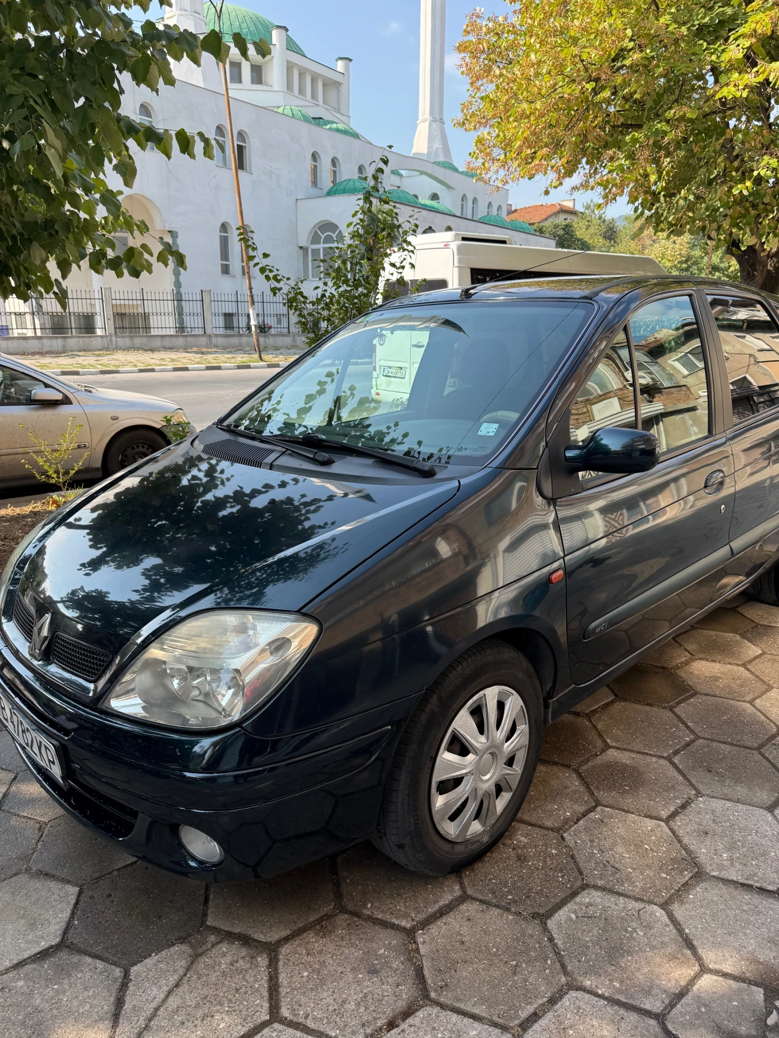 Renault Scenic 1.9, снимка 3 - Автомобили и джипове - 55767097