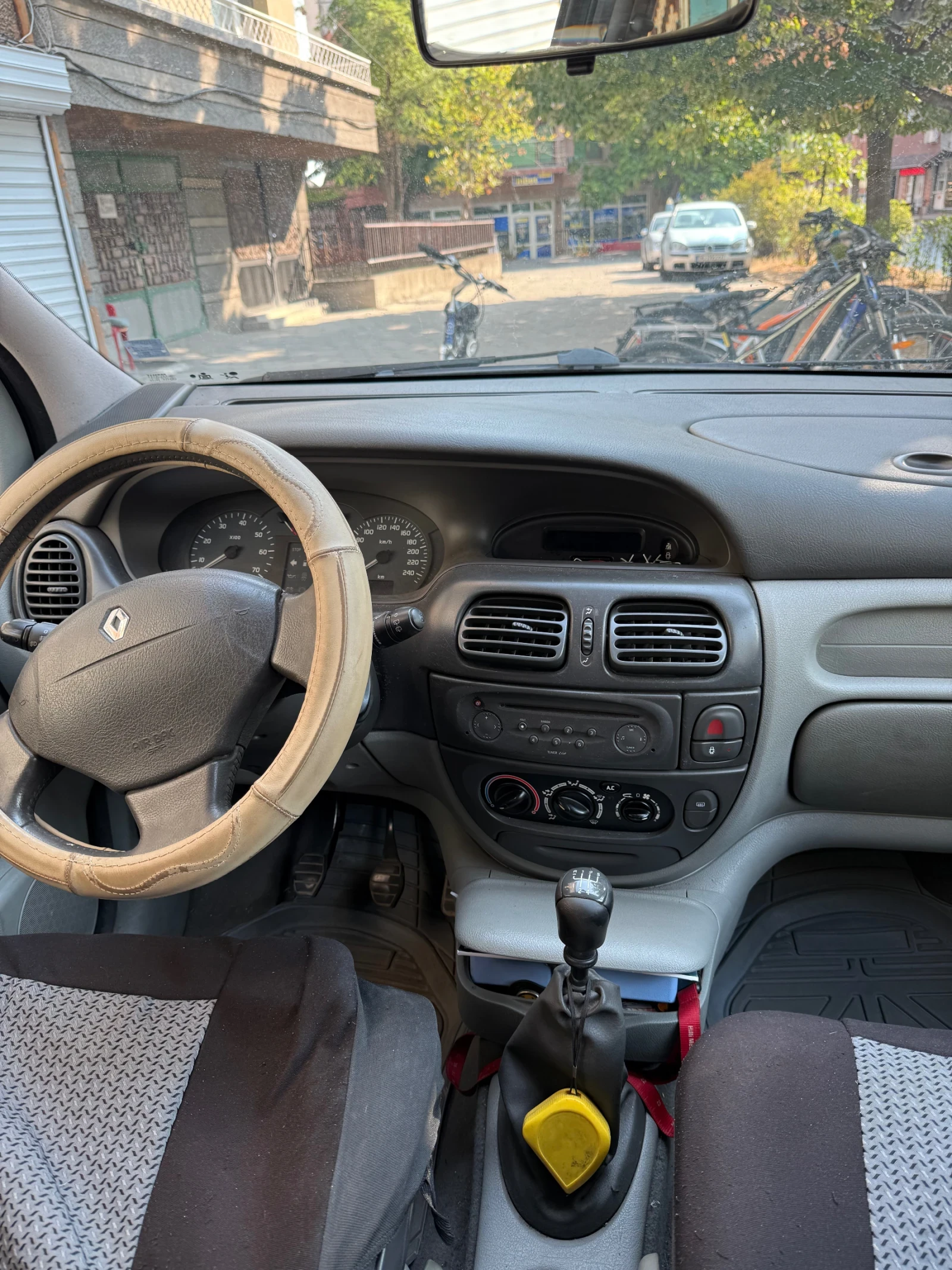 Renault Scenic 1.9, снимка 10 - Автомобили и джипове - 55767097