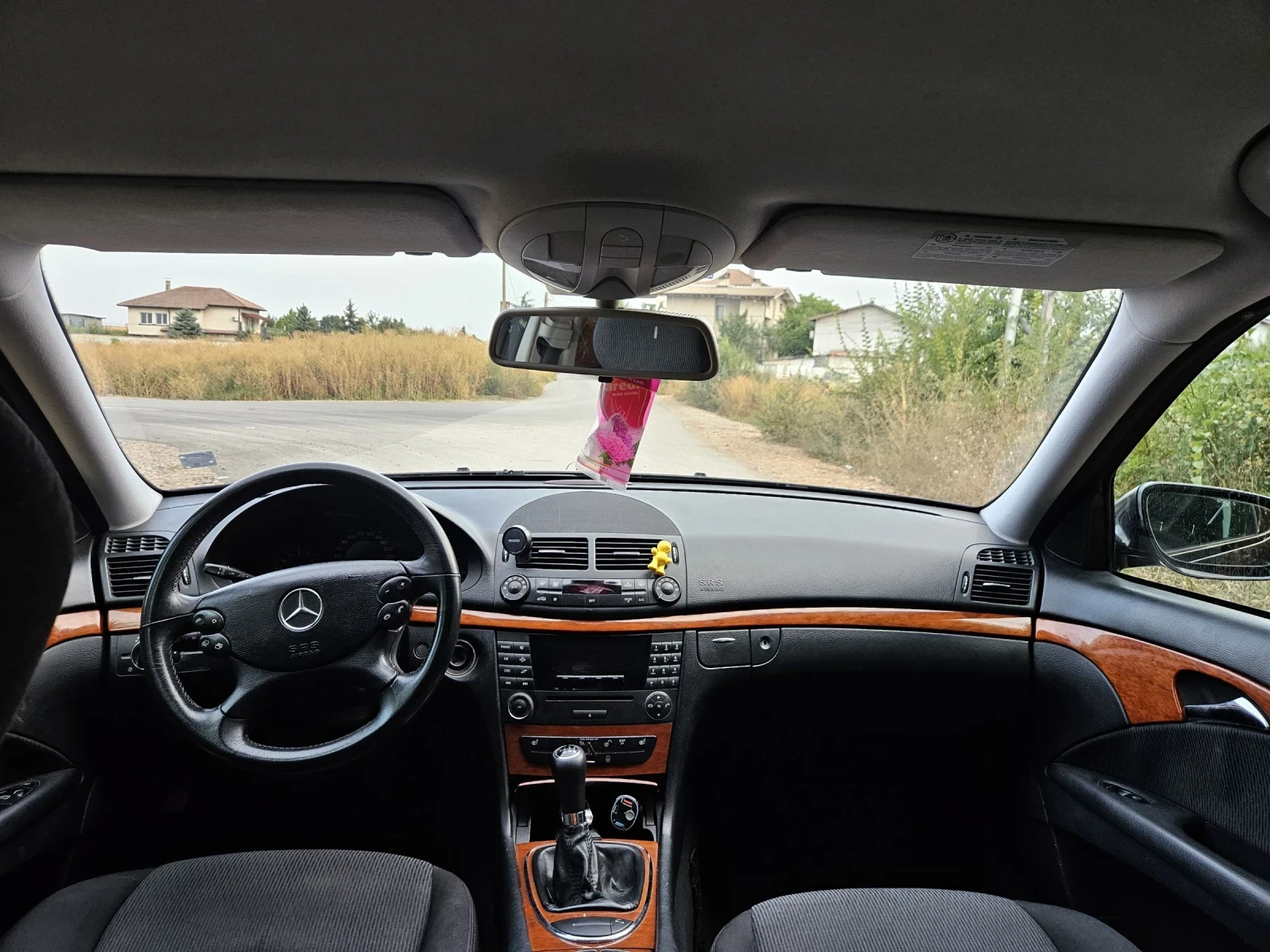 Mercedes-Benz E 220, снимка 9 - Автомобили и джипове - 55867957