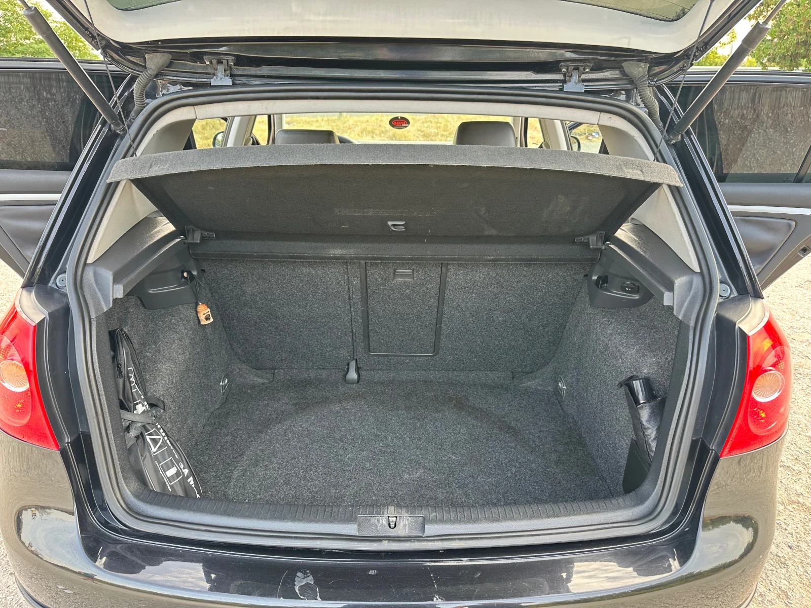 VW Golf 5, снимка 14 - Автомобили и джипове - 55874345