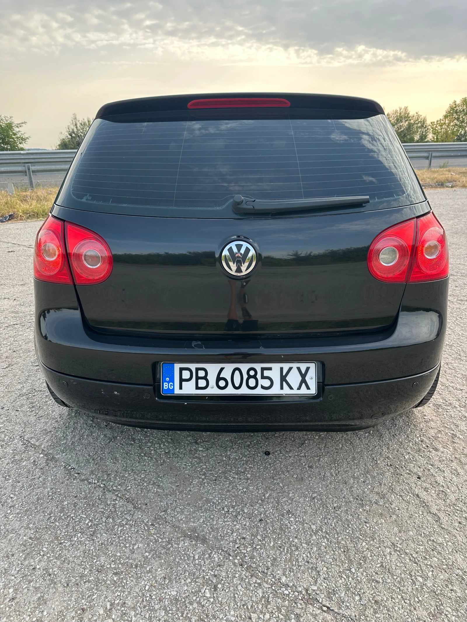 VW Golf 5, снимка 9 - Автомобили и джипове - 55874345