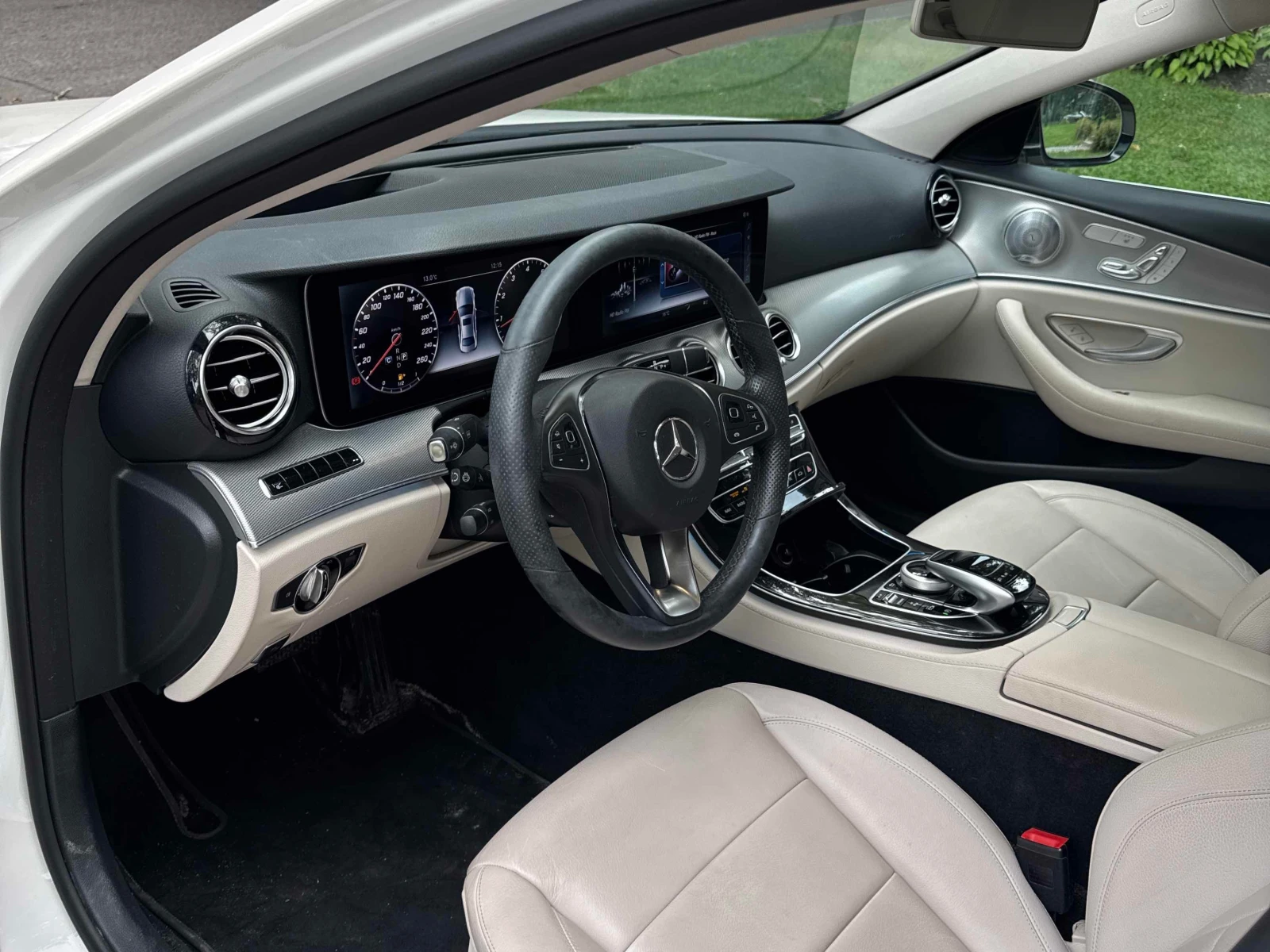 Mercedes-Benz E 400 AMG * HEAD UP * BURMESTER * CARFAX * , снимка 6 - Автомобили и джипове - 56048279