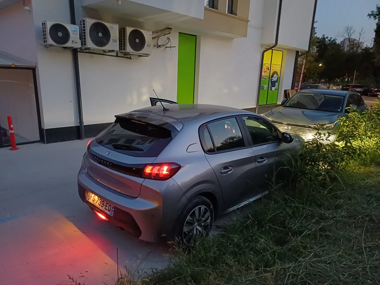 Peugeot 208 1.5 HDI, снимка 5 - Автомобили и джипове - 56484529