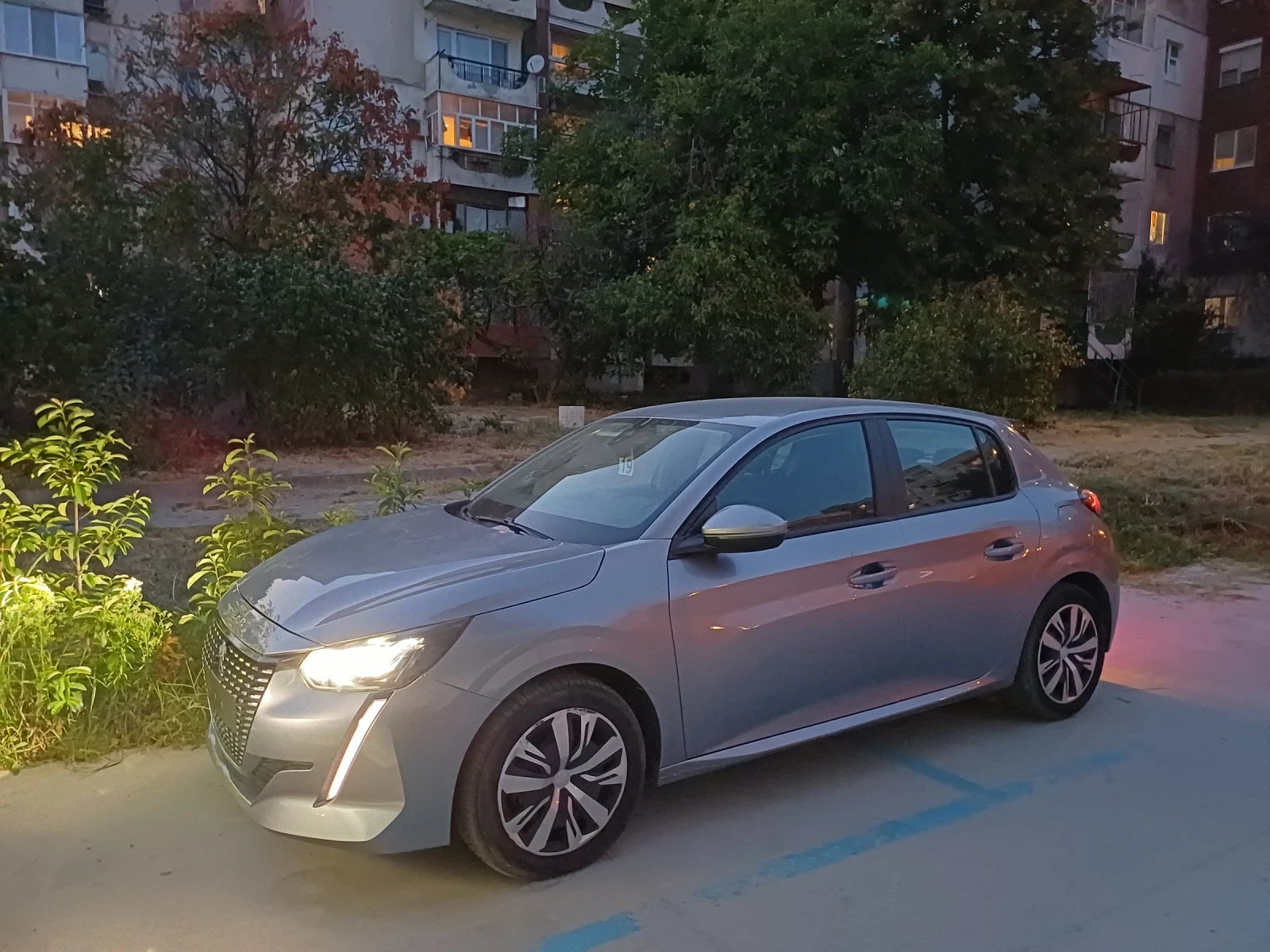 Peugeot 208 1.5 HDI, снимка 4 - Автомобили и джипове - 56484529