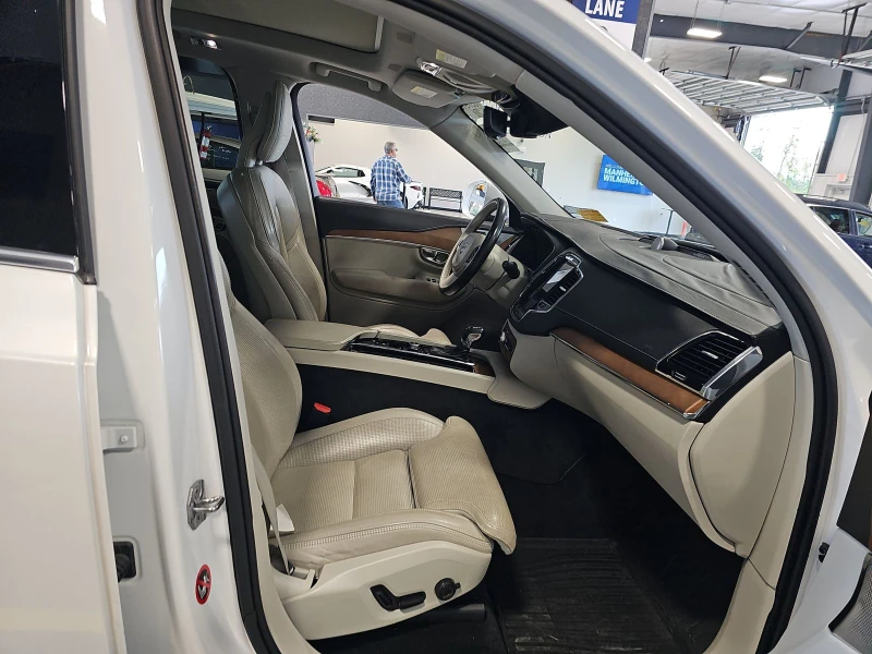 Volvo Xc90 T6/INSCRIPTION/ПАНО/КЕЙЛЕС/ОБДУХВАНЕ, снимка 13 - Автомобили и джипове - 52559225