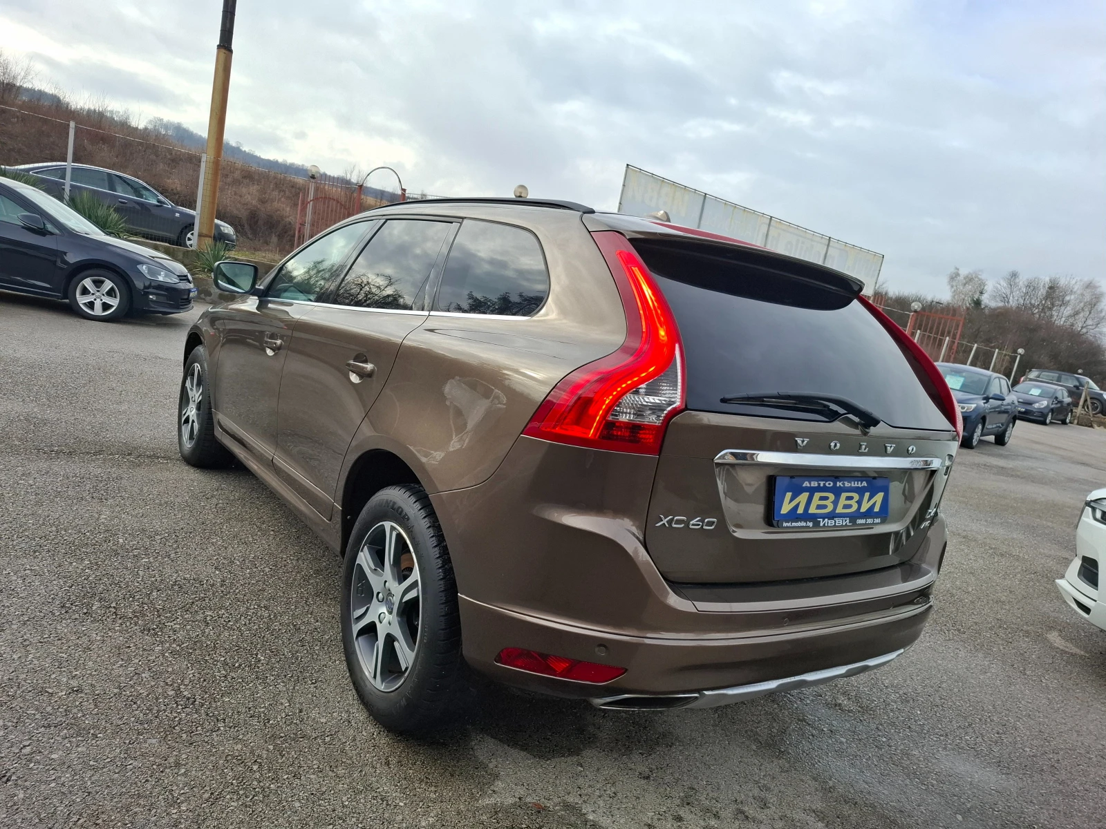 Volvo XC60 2.4 4х4 NAVI PANORAMA - изображение 3