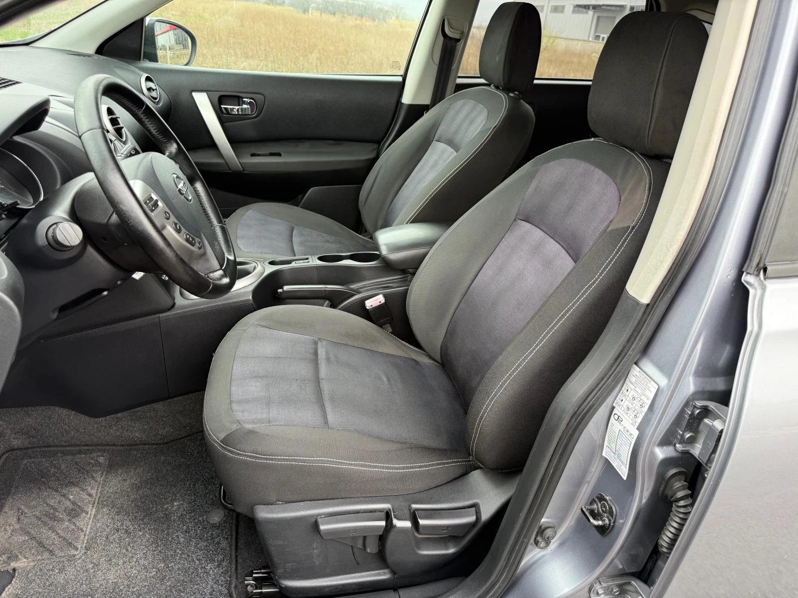 Nissan Qashqai 1.6i N-TEC / 360 CAMERA / NAVI / PANORAMA  - изображение 10